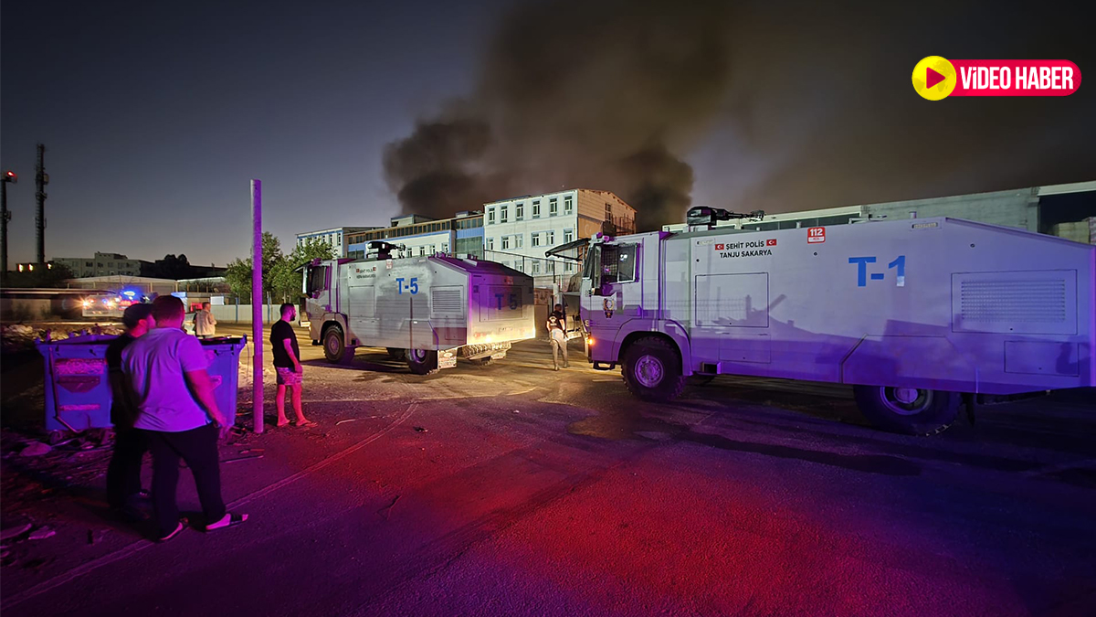 Şanlıurfa'da iş yerini alevler sardı: Dumanlar gökyüzünü sardı