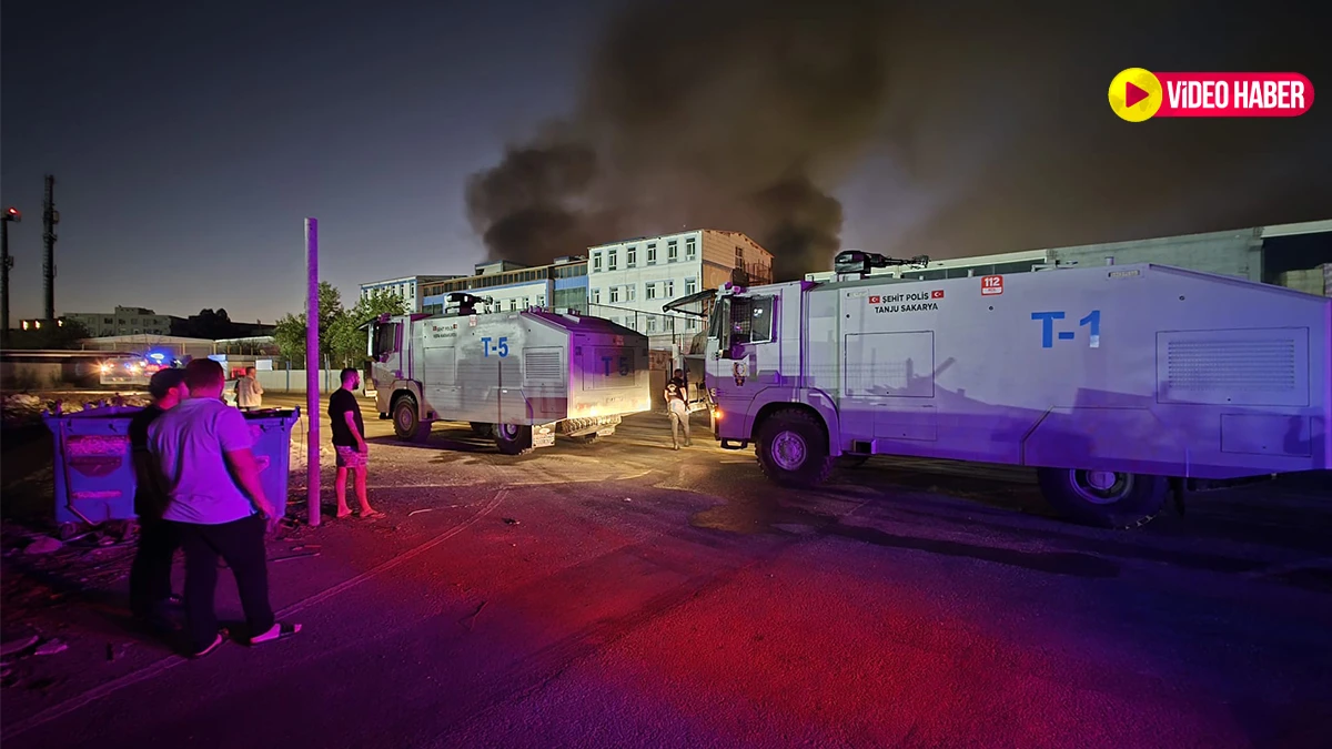 Şanlıurfa'da iş yerini alevler sardı: Dumanlar gökyüzünü sardı