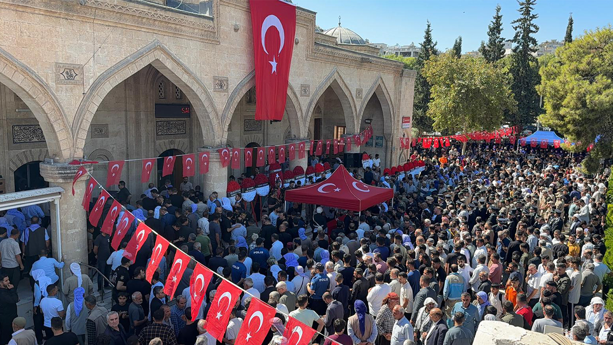 Şanlıurfa şehidini uğurluyor: Gözyaşları sel oldu
