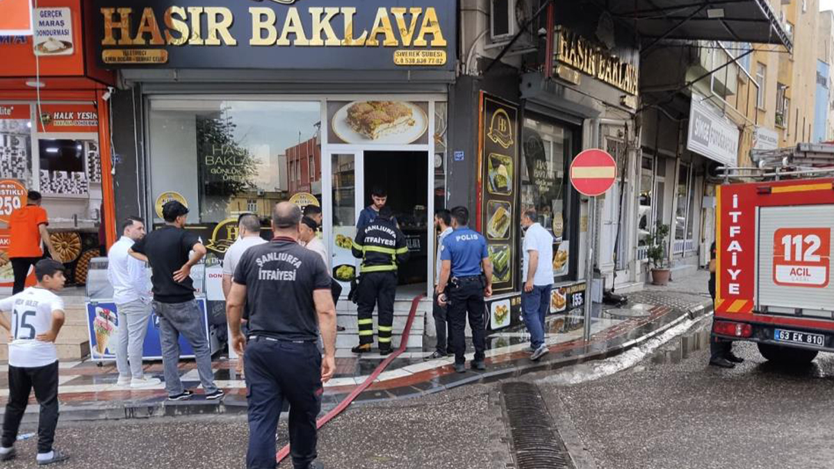 Şanlıurfa'da iş yerinde çıkan yangın korku dolu anlar yaşattı