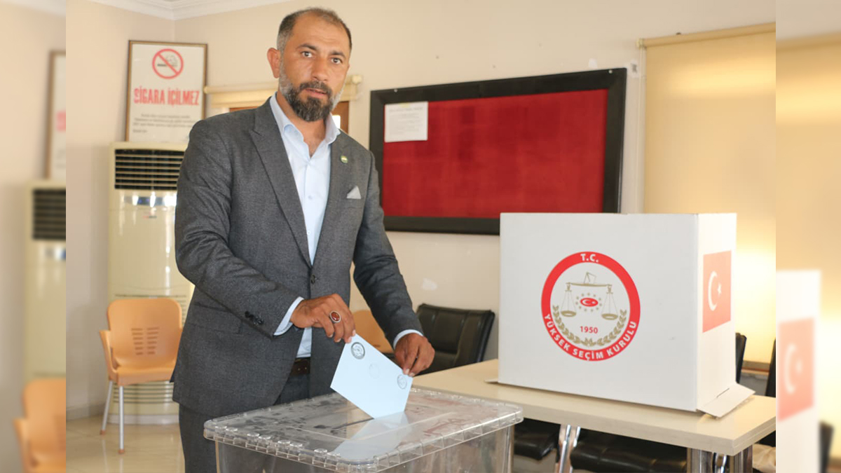 HÜDA PAR Bozova'da kongreye gitti! Mevcut başkan güven tazeledi