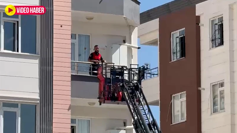 Şanlıurfa'da yaşlı adam balkonda mahsur kaldı: Dakikalar sonra kurtarıldı