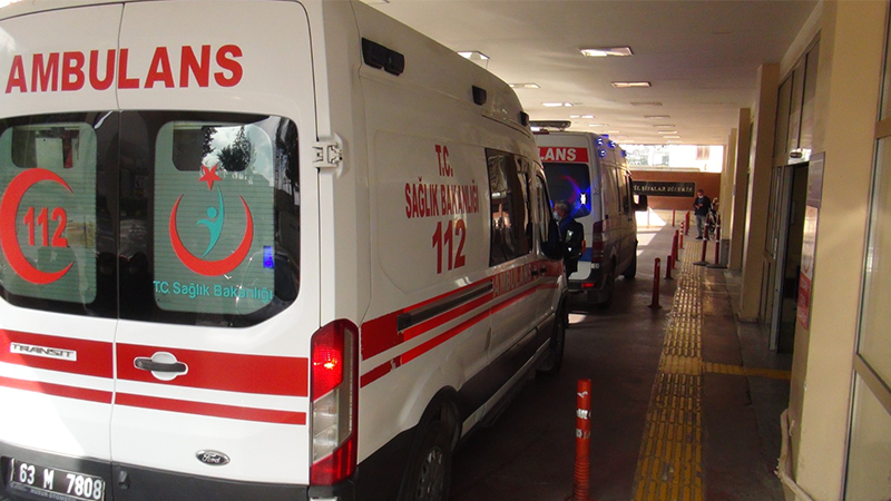 Şanlıurfa’da yolun karşısına geçmek isteyen kadına otomobil çarptı