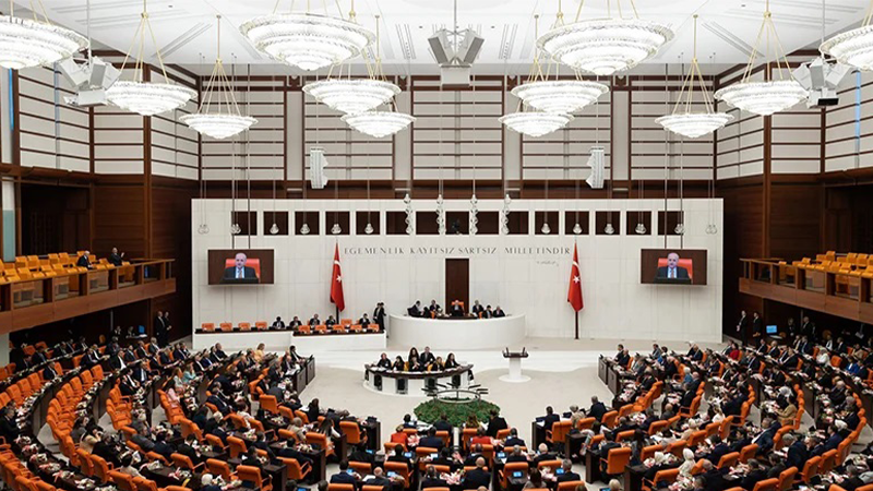 Binlerce kişinin beklediği yargı paketi komisyonda kabul edildi