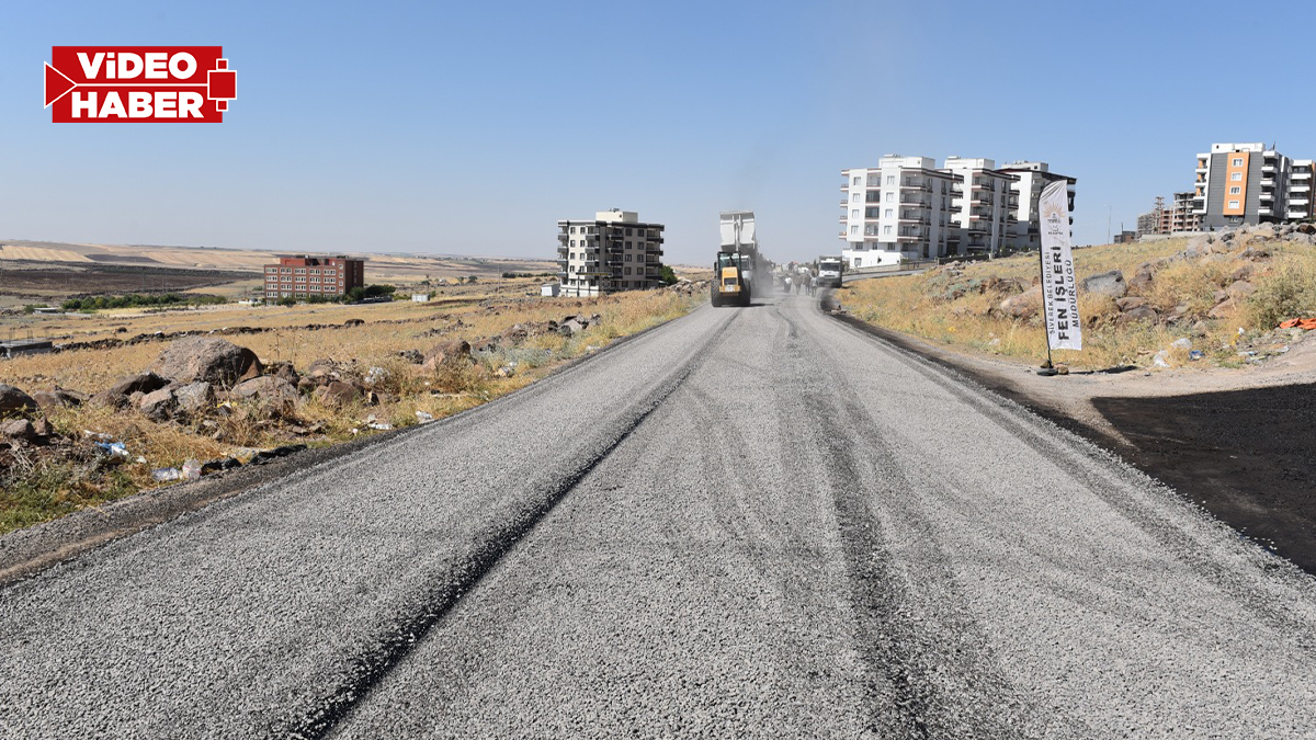 Siverek’te yol seferberliği: Bir mahallede daha çalışma tamamlandı