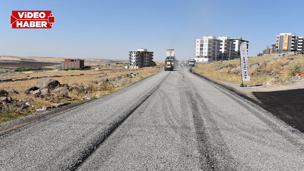 Siverek’te yol seferberliği: Bir mahallede daha çalışma tamamlandı