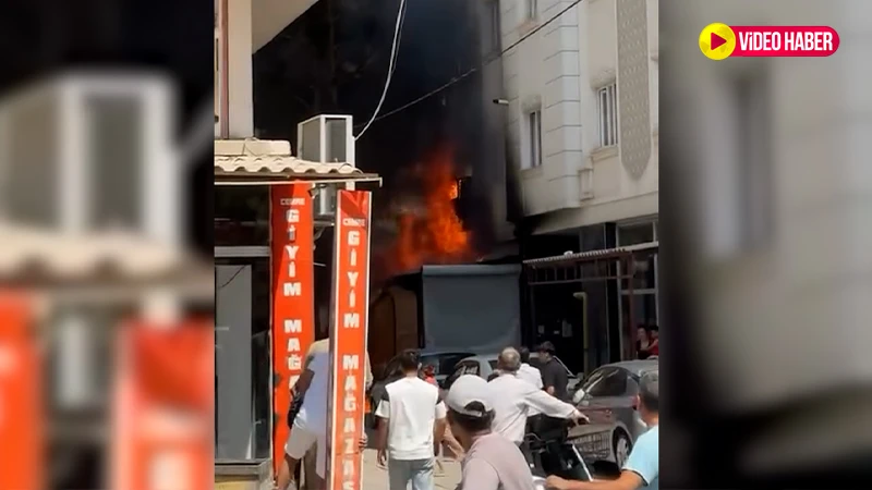 Şanlıurfa'da iş yerinde başlayan yangın aracı küle çevirdi