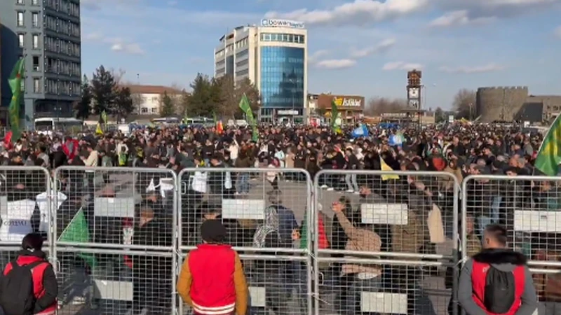 Diyarbakır’da meydan doldu: Şanlıurfalılar da katıldı