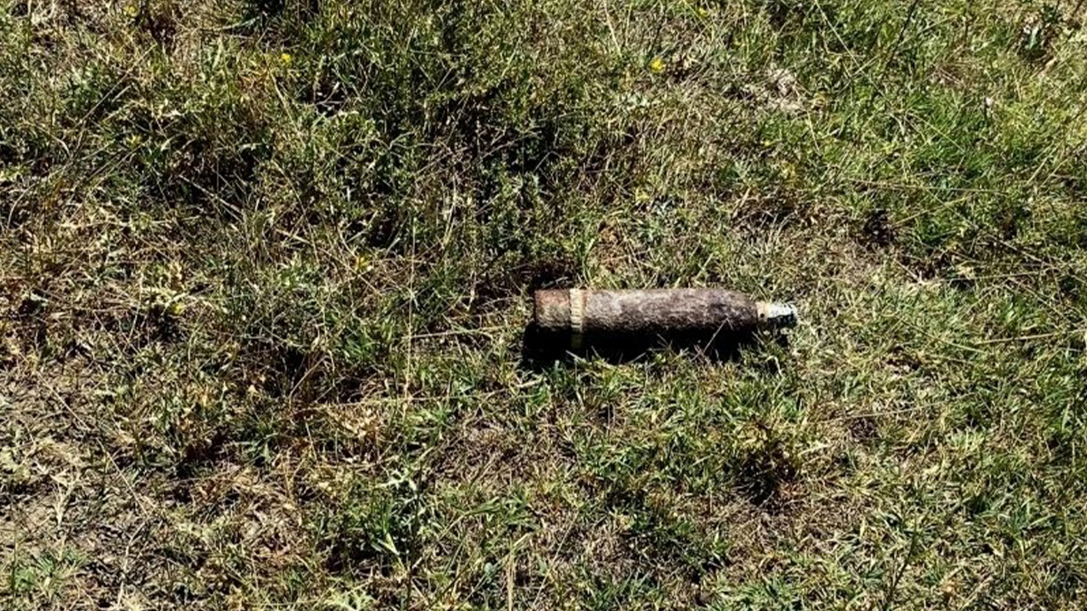 Şanlıurfa’da çiftçi tarlasında gördüğüne inanamadı! Pulluktan top mermisi çıktı!