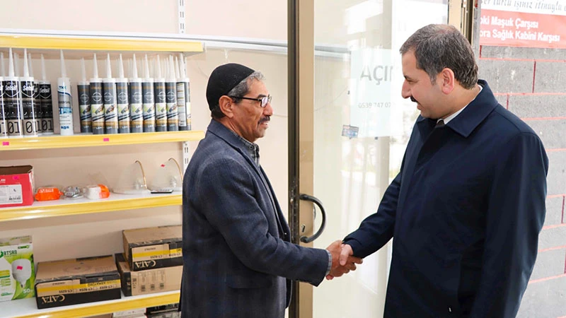 Başkan Baydilli Seyrantepe'de esnaf ve vatandaşlara projelerini anlattı