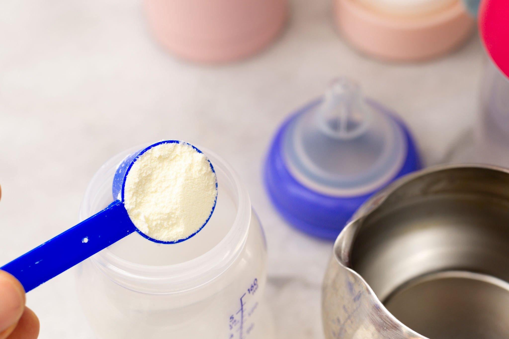 Nestle’nin bazı bebek mamaları piyasadan toplatılıyor!