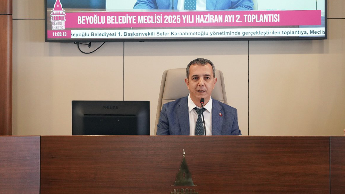 Beyoğlu’nda yeni başkan Karaahmetoğlu oldu