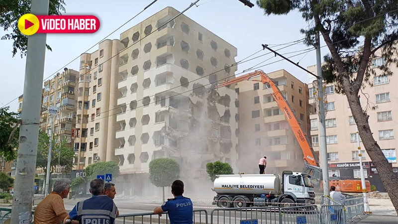Şanlıurfa’nın "kalbi"nde belirsizlik son buldu!  Gündemden düşmeyen bina yıkılıyor