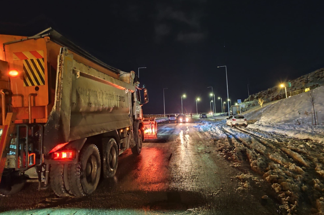 Şanlıurfa'da don olayı ve buzlanmaya dikkat! Ekipler nöbette