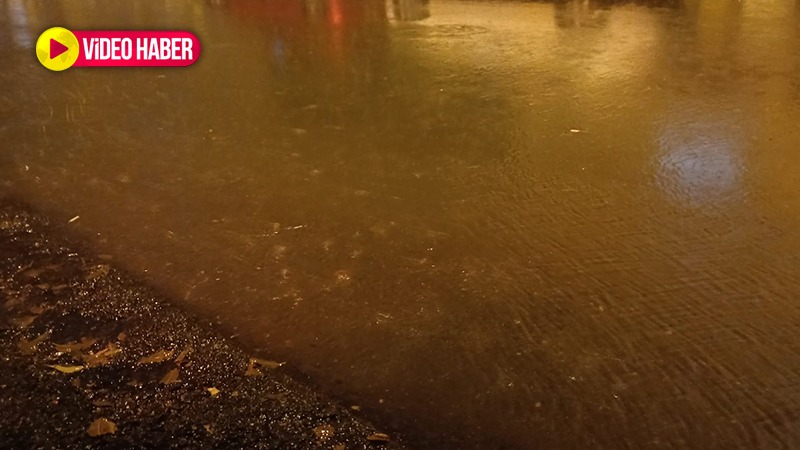 Urfa’da gökten boşanırcasına yağdı: Bir anda bastırdı, seli hatırlattı!