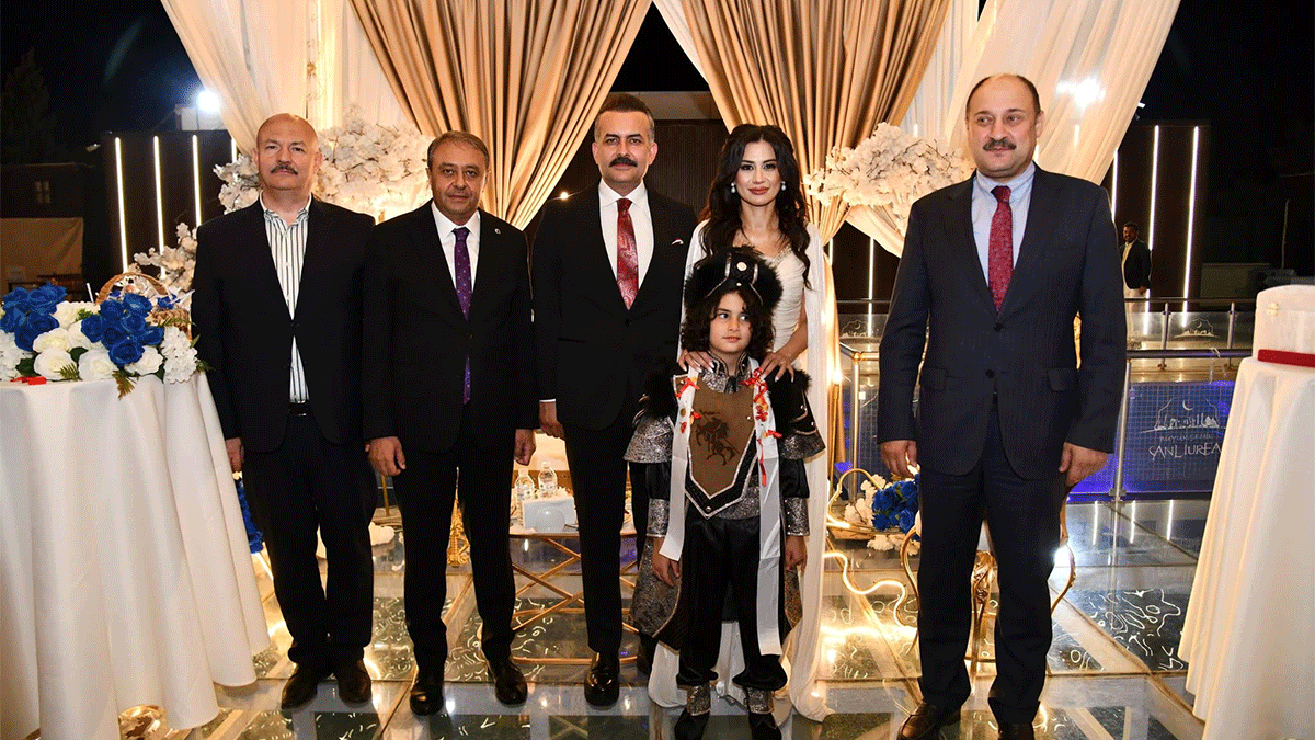 Şanlıurfa protokolü sünnet düğününde bir araya geldi!