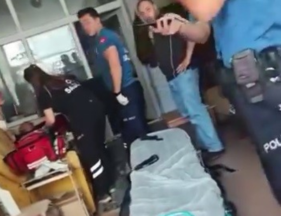 Gazeteyi arayıp ihbarda bulunan çocuk: Annemi rahatsız ediyormuş, vurdum!