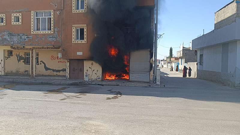 Şanlıurfa'da depo alev aldı!