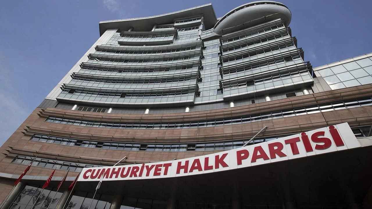 CHP’de 6 isim daha istifa etti