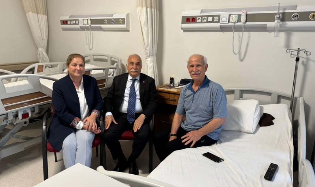 Şanlıurfa'nın değerli ismi tedavi görüyor... Fakıbaba'dan ziyaret