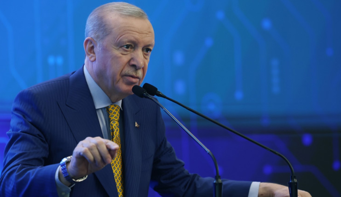 Cumhurbaşkanı Erdoğan: Ailevi değerlerin muhafazasını beka meselesi olarak görüyoruz