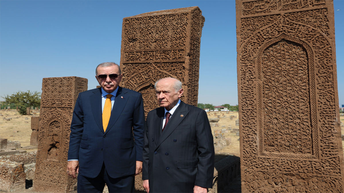 Cumhurbaşkanı Erdoğan ile Bahçeli Ahlat'ta bir araya geldi