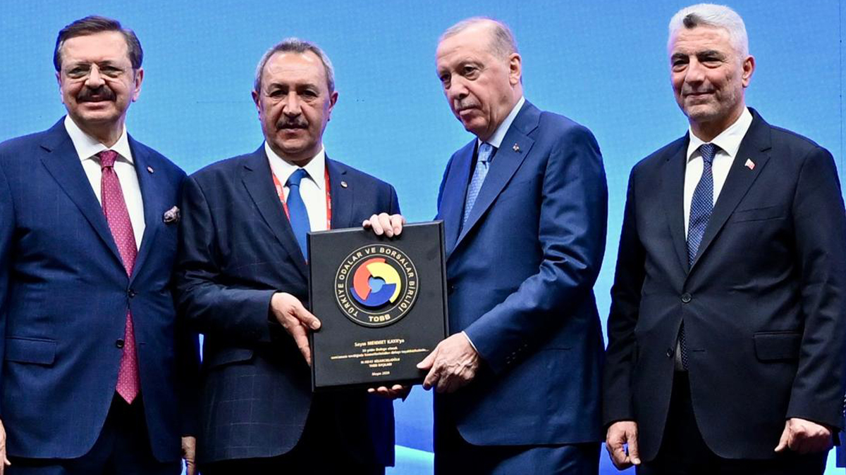 Şanlıurfalı isim ödülünü Cumhurbaşkanı Erdoğan’dan aldı