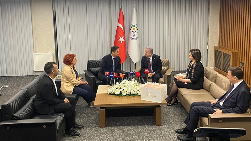 DEM Parti'nin ilk ziyaretçisi MHP oldu