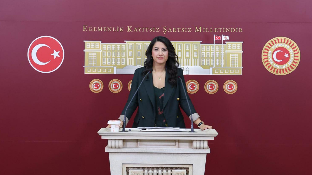 Vekil Ayan’dan Bakan Bak’a spor tesisleri için önemli soru: Yeni stat gelecek mi?