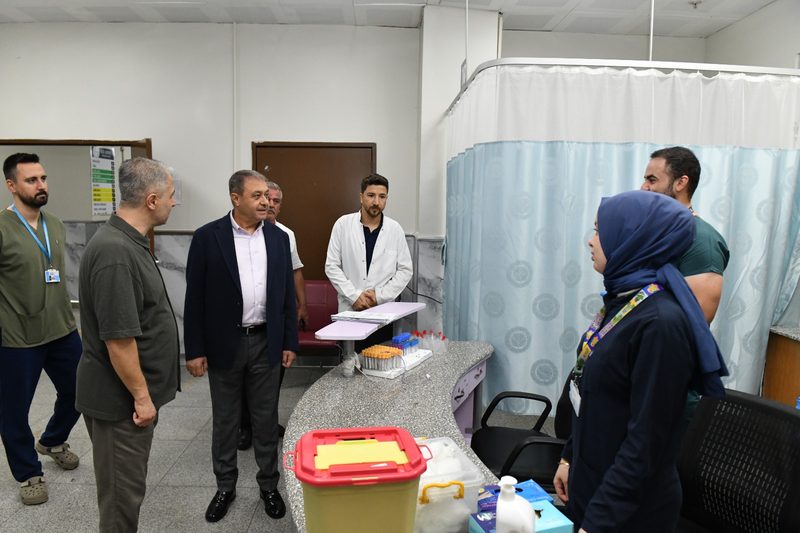 Vali Şıldak’tan gece yarısı baskını: Kurumların kapısını tek tek çaldı