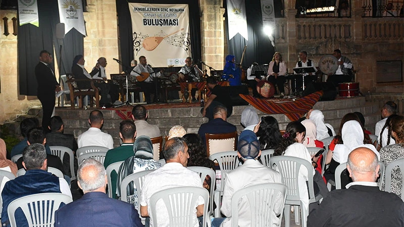 Şanlıurfa'da dengbejlerle gençler aynı sahnede buluştu