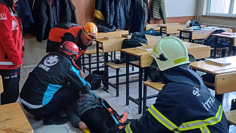 Şanlıurfa’da deprem tatbikatı gerçeğini aratmadı