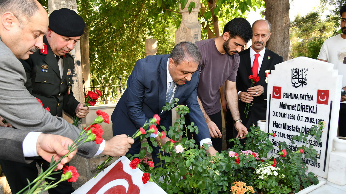 Şanlıurfa’da 15 Temmuz şehidi kabri başında anıldı!