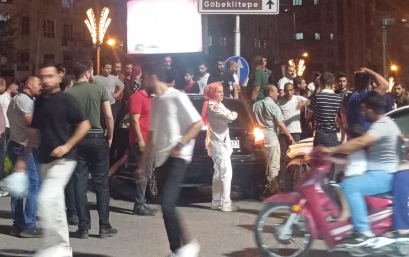 Şanlıurfa'da kavşakta korkutan kaza! Çarpıştılar...