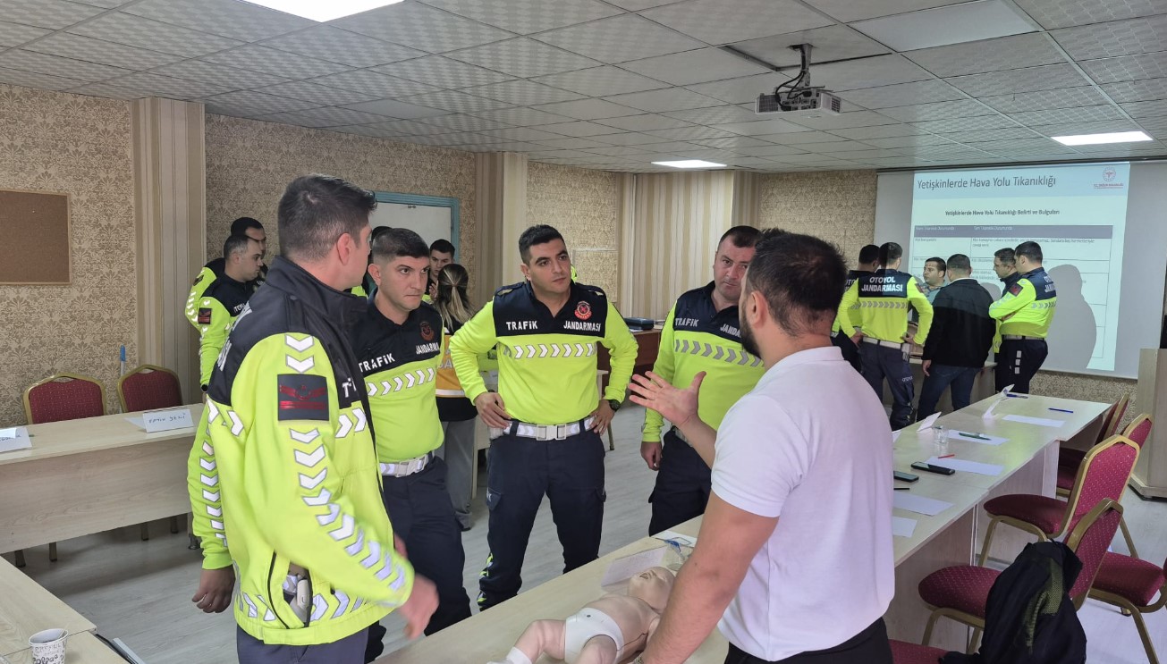 Şanlıurfa’da jandarma trafik personeline hayat kurtaran eğitim