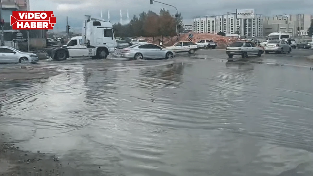 Şanlıurfa’da yıllardır değişmeyen manzara! Hastane önü yine göle döndü