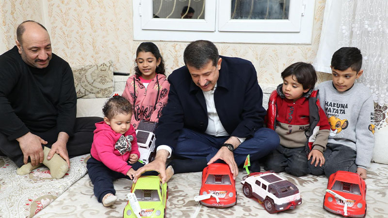 Mehmet Ekinci her akşam vatandaşla iftarda