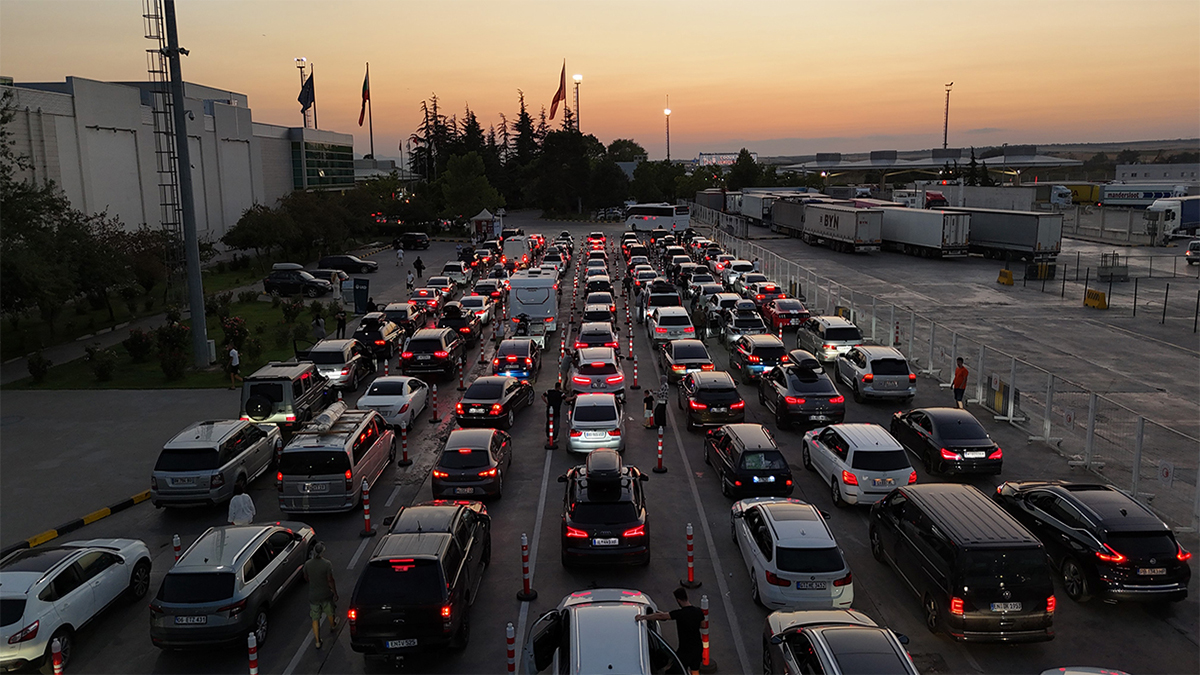 Bir yanları Şanlıurfa’da kaldı: En hüzünlü yolculuk başladı