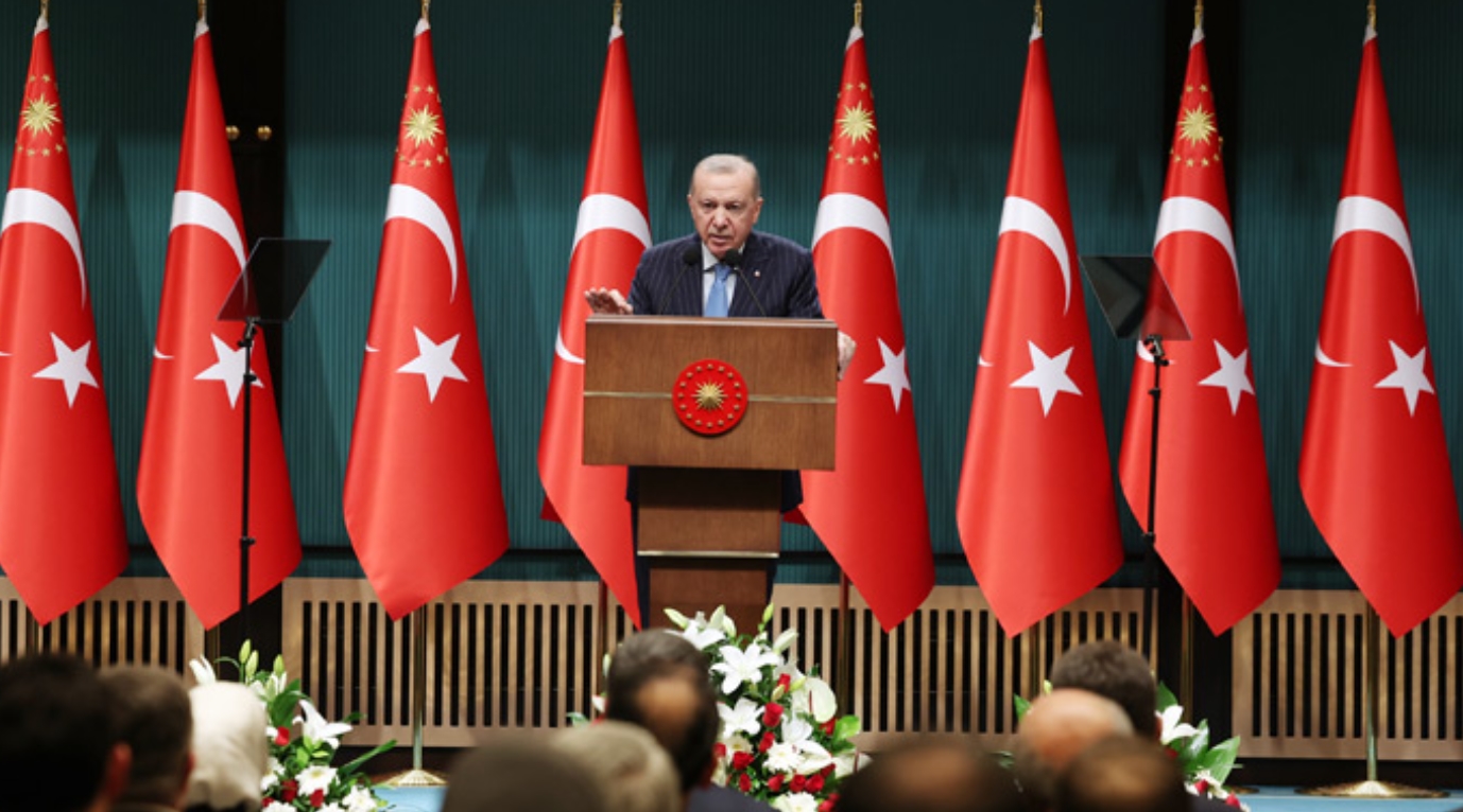 Cumhurbaşkanı duyurdu! İşte 2026 yılı için kredi ve burs ücretleri