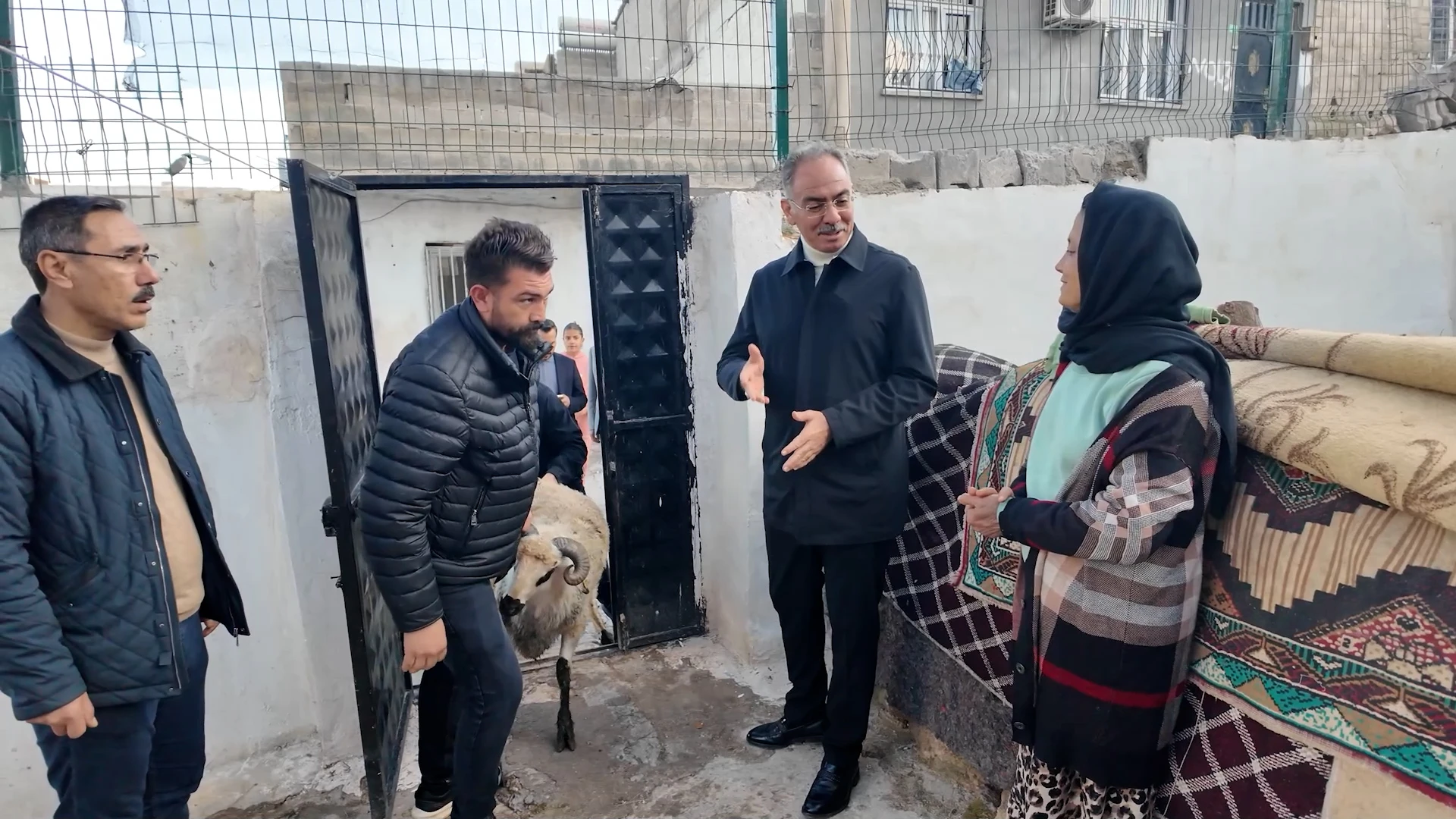 Eyyübiye’de evleri dolduran Ramazan desteği! Binlerce koli yola çıktı