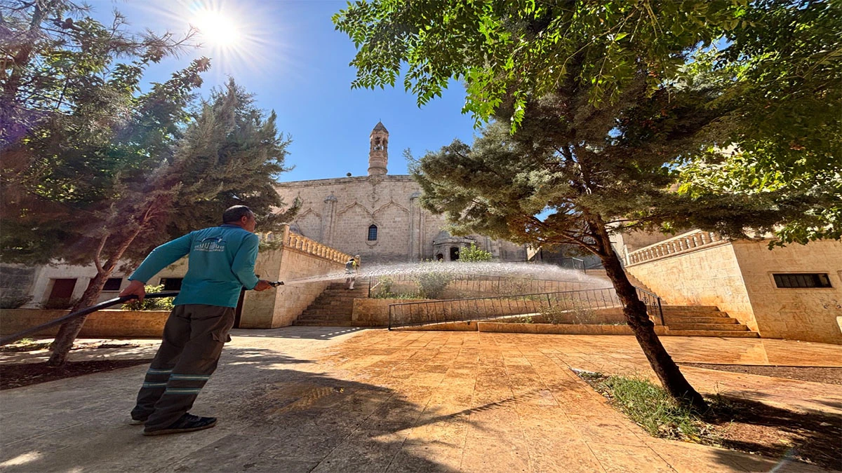 Eyyübiye'deki camilere girenler büyük bir sürprizle karşılaşıyor!