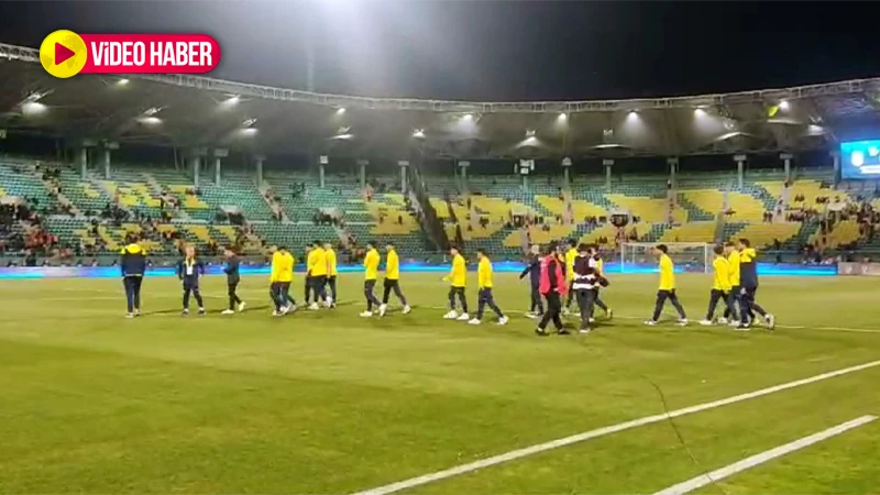 Dev maça dakikalar kaldı! Takımlar sahaya çıktı