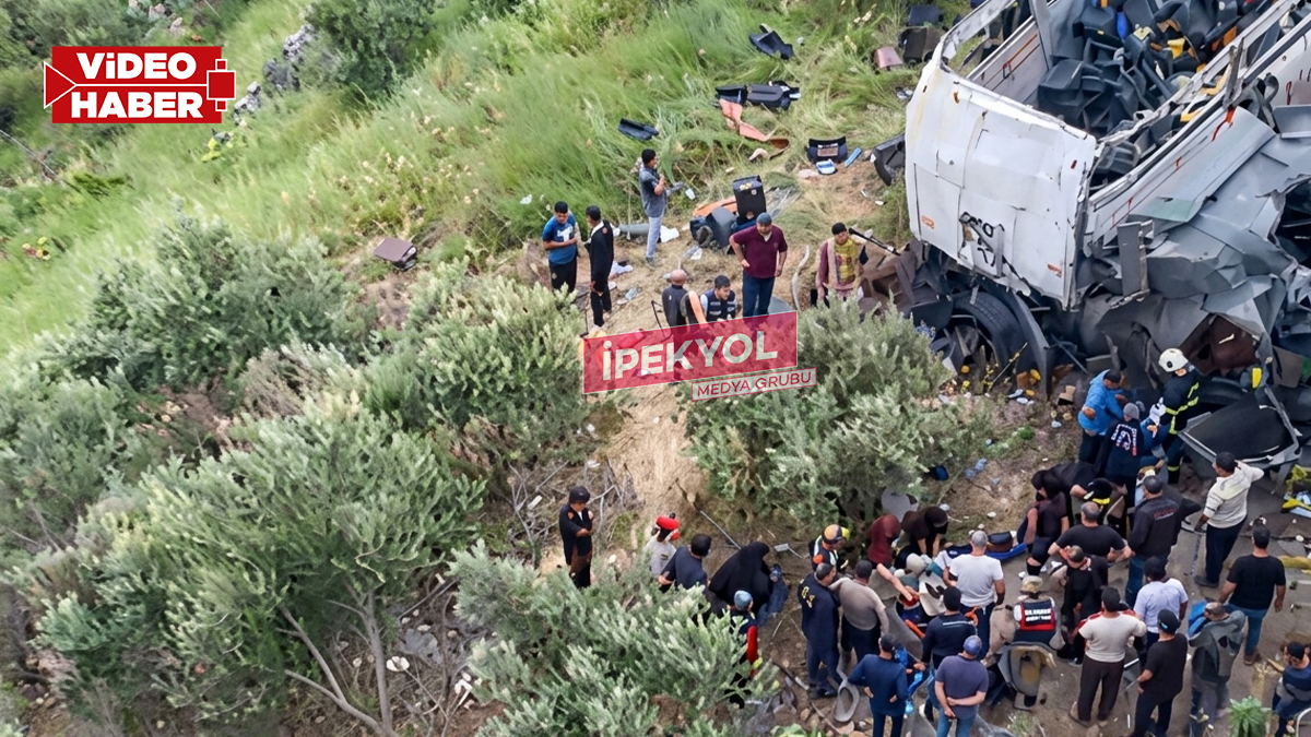 Sebze-meyve yüklü tır faciası! Uçuruma düştü