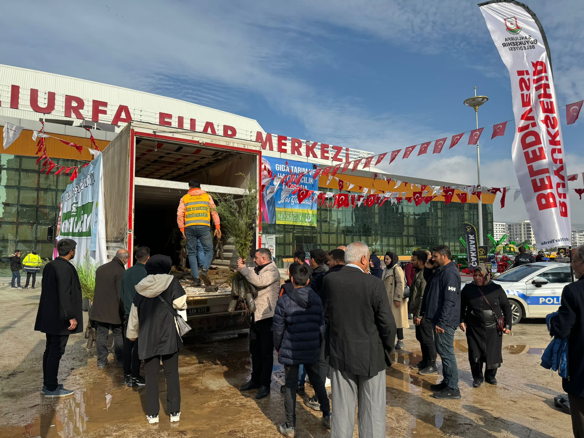 Urfalılara 100 bin fidan hediyesi