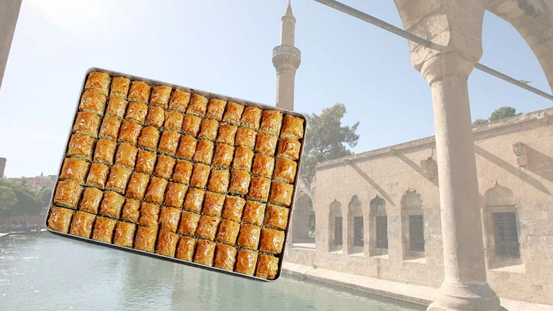 Fıstığı Urfa'dan, sade yağı Urfa'dan, unu Urfa'dan!  Hava atması Antep'ten