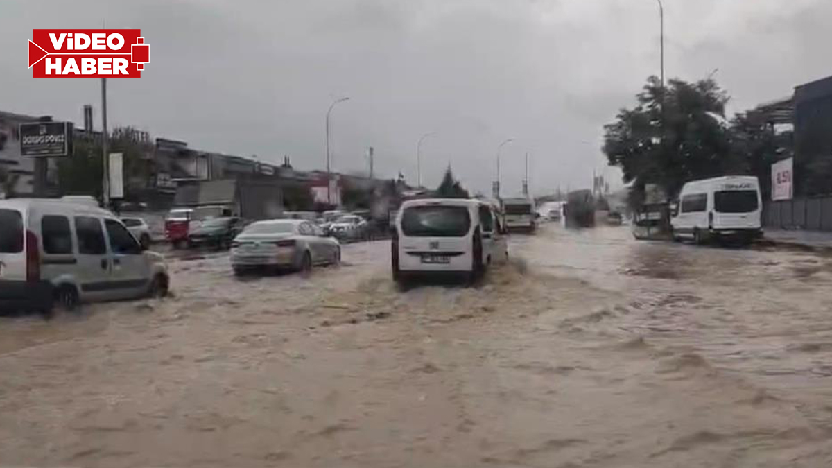Gaziantep'te adeta fırtına koptu! Yollar göle döndü