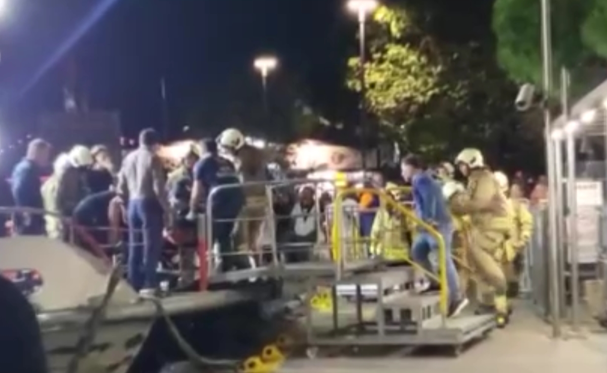 İstanbul Boğazı'nda panik: Yolcu vapuru ile gemi çarpıştı! Yaralılar var