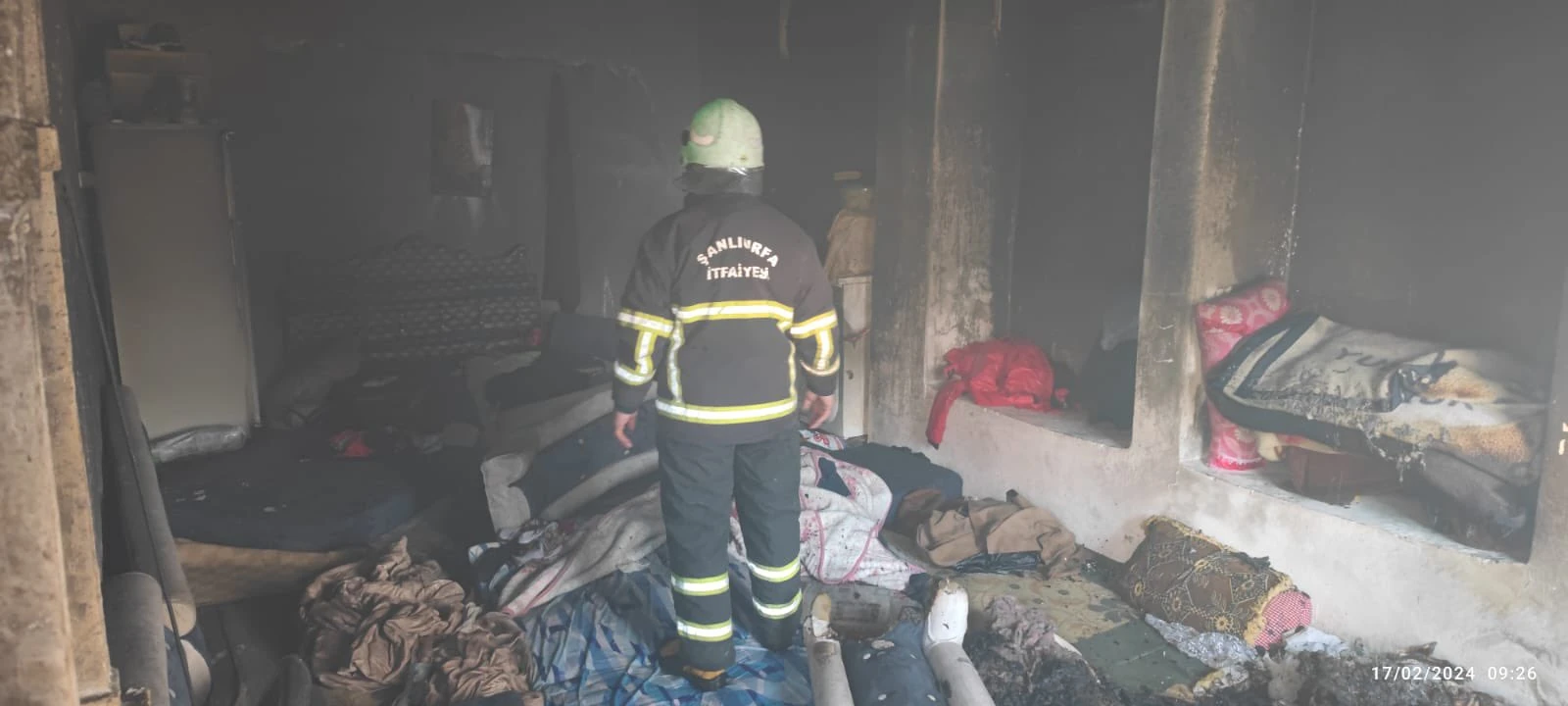 Şanlurfa’da korkutan yangın!   Ev kullanılamaz hale geldi