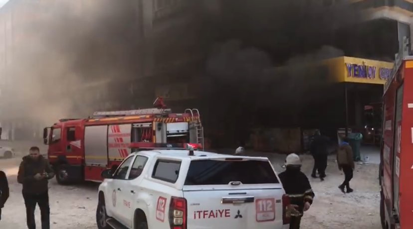 Şanlıurfa’da markette yangın! Birçok ürün küle döndü
