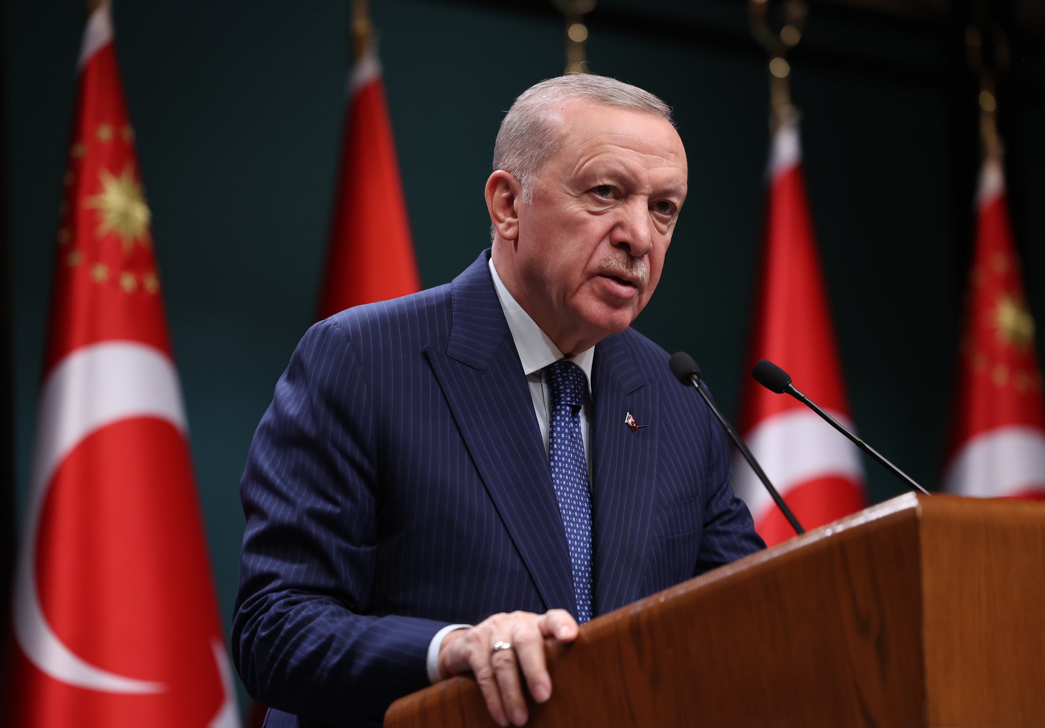Cumhurbaşkanı Erdoğan'dan 04.17'de deprem mesajı: Yaralarımızı birlikte saracağız